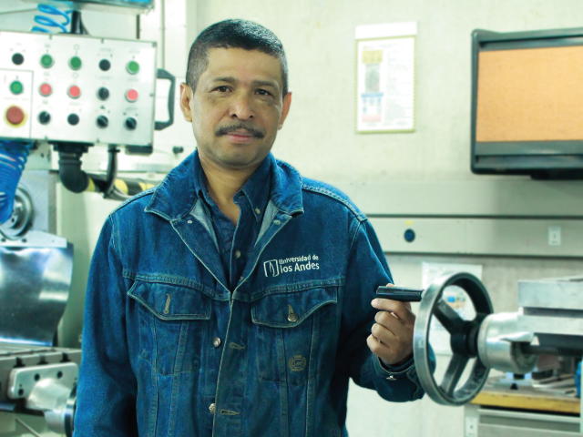 Jorge Reyes, 23 años soldando los sueños de los ingenieros mecánicos