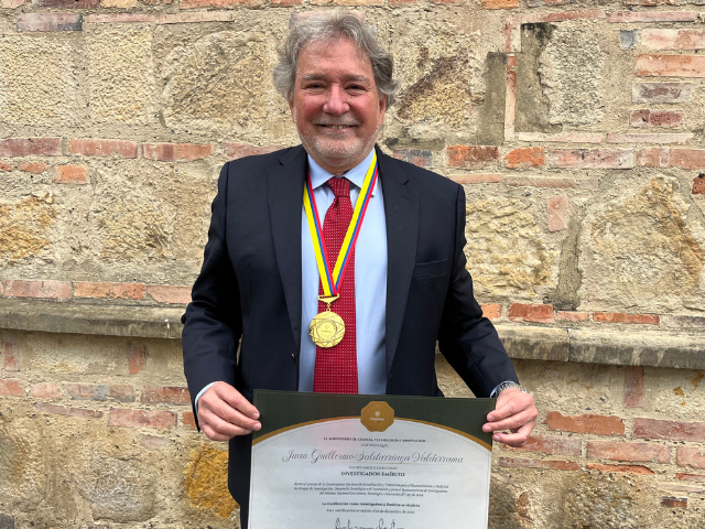 Juan Guillermo Saldarriaga Juan Guillermo Saldarriaga