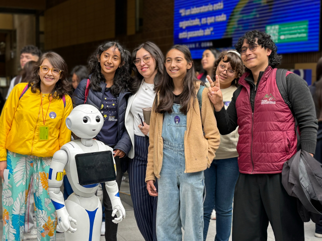Ciencia, Mujer y Tecnología: donde nacen las ingenieras y científicas del futuro Ciencia, Mujer y Tecnología: donde nacen las ingenieras y científicas del futuro
