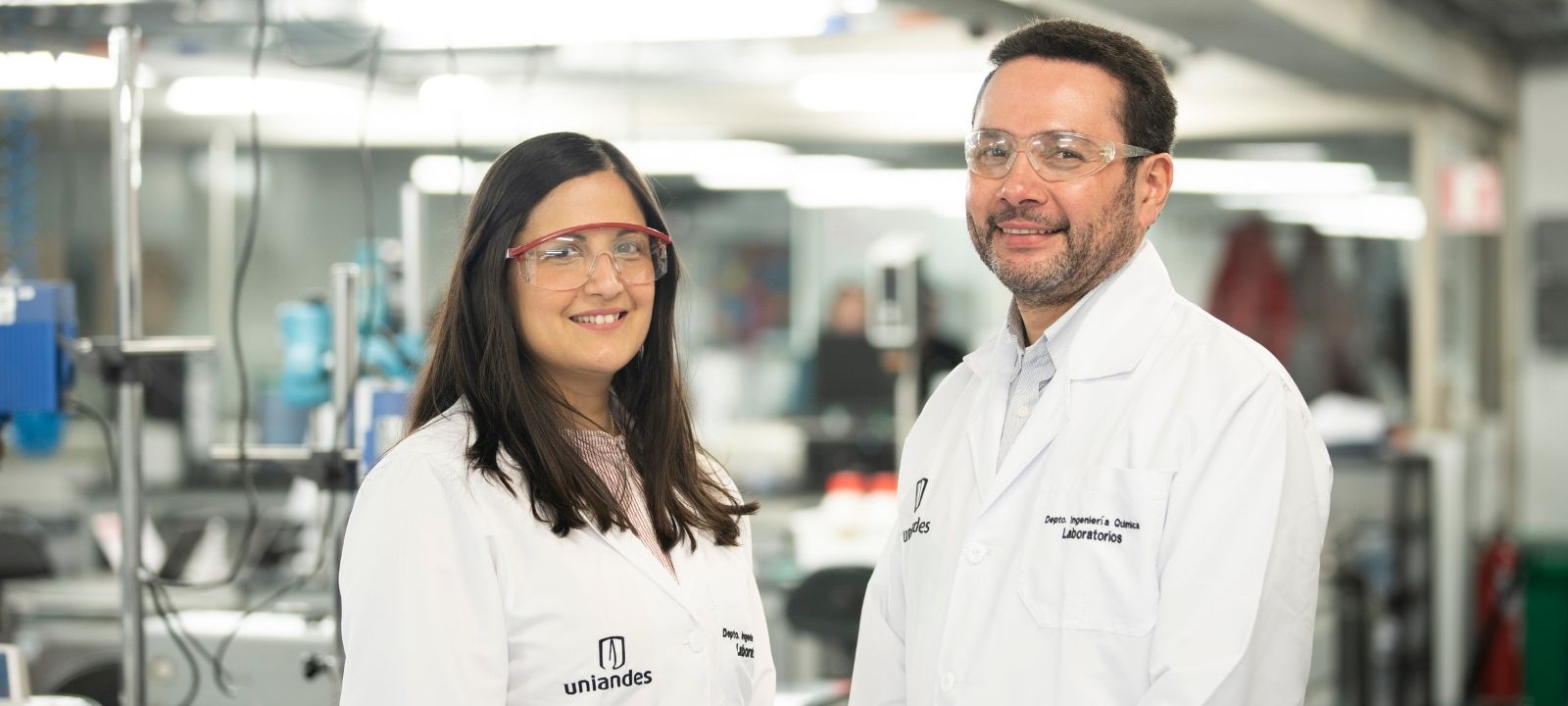 María Hernández y Oscar Álvarez, profesores del Departamento de Ingeniería Química y de Alimentos